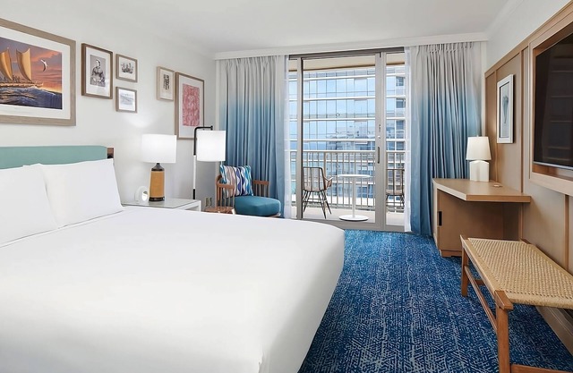 Live Like a Local! 3 Pet-friendly Units for 12, Dining, Near Waikiki Beach