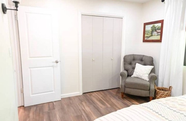 Live Oak Cottage- Adorable-2 beds Christian Owned