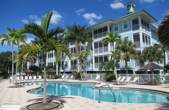 Live the resort lifestyle!