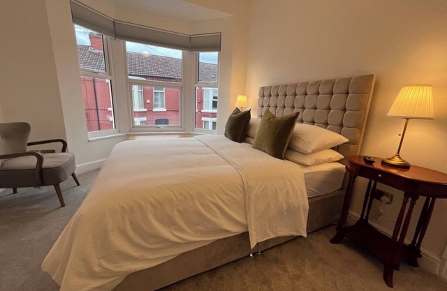 Liverpool Coco House | Stylish 3-Bed Near Lark Lane & Sefton Park | Free Parking