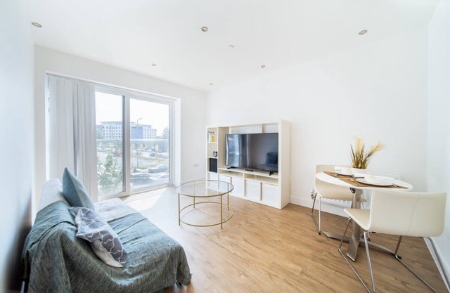 Livestay Modern 1Bed Apt/ Private Building