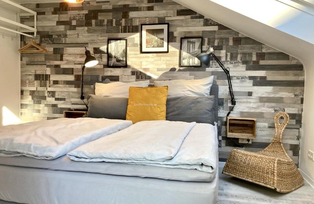 Living at Saarpartments - AdultsOnly - Business & Holiday Homes with Kitchen for Long- and Short Term stay, 3 min to St Johanner Markt and Points of Interest