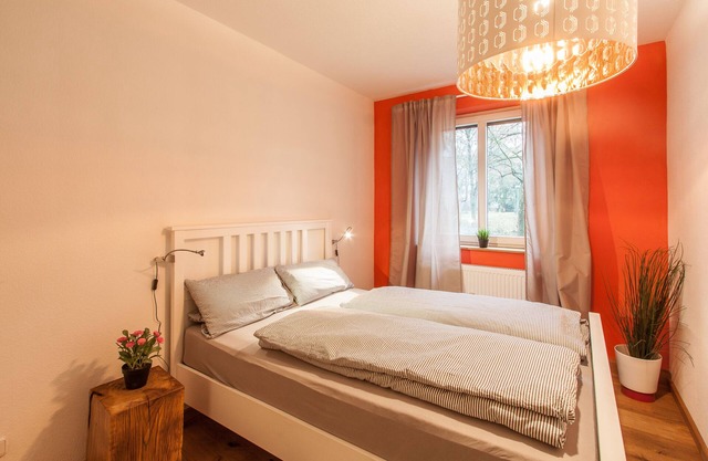 Vivre au Ringpark - appartement moderne sur les rives du Main avec vue sur la forteresse // Käppele