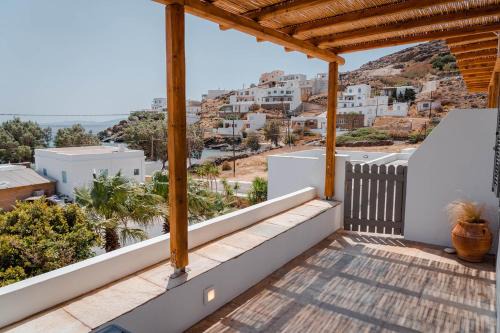 Living Blue Tinos