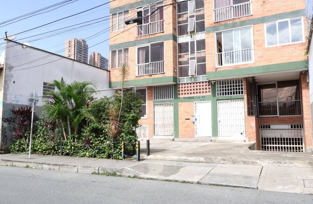 Living Poblado 3027 In the heart of Poblado, ideal for living the paisa culture.