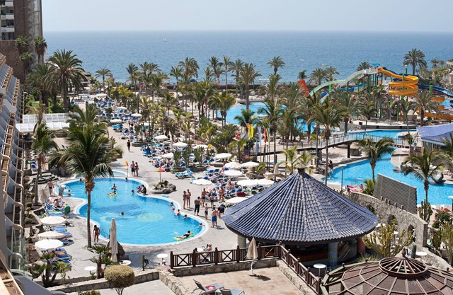 LIVVO Lago Taurito Hotel & Aquapark