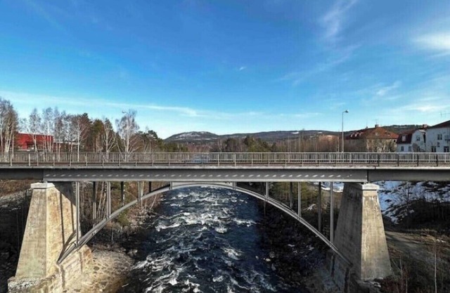 Ljungaverk 90kvm lägenhet med 2 sovrum.öppen spis