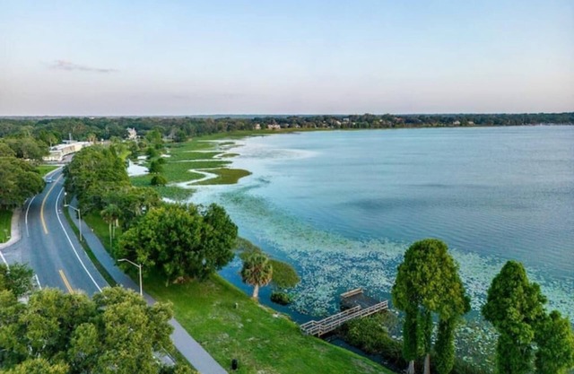 Hollingsworth Luxury Lakefront Next to FSC Mins to Downtown Fun&Sun Lkld Tiger