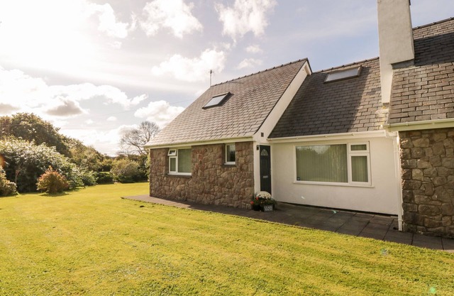 Llain Bach, LLANGEFNI