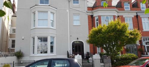 Llandudno Town Modern 2nd Floor Apartment