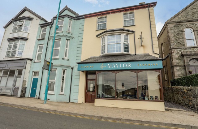 LLETY EDNYFED, family friendly, luxury holiday cottage in Criccieth