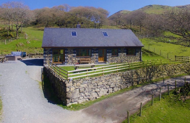 Llidiart y Llyn