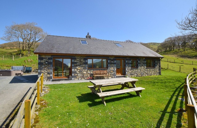 Llidiart y Llyn - Trois Chambres Maison, Couchages 6