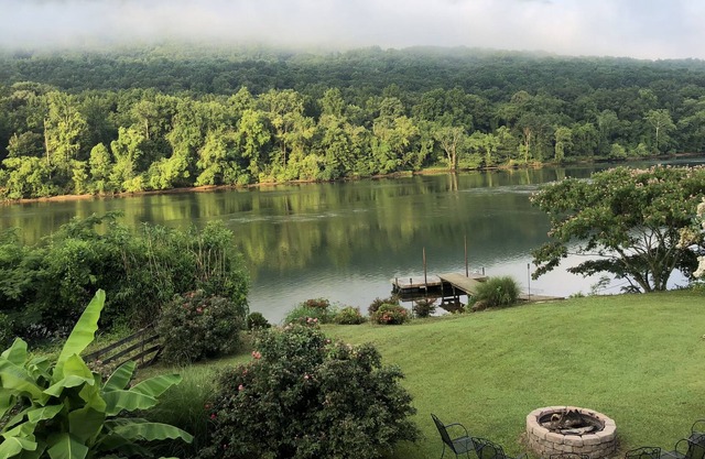 Profitez de la vie sur la rivière à quelques minutes du centre-ville passionnant Chattanooga, TN!
