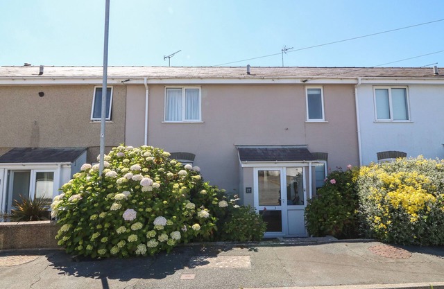 LLWYN GWALCH, pet friendly, country holiday cottage in Morfa Nefyn