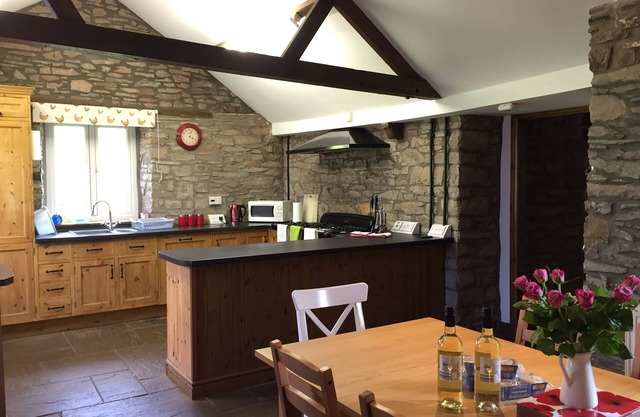 Llwyn Llwyd Cottage Aberyscir Brecon Vues rurales fantastiques Grand jardin. Wifi.