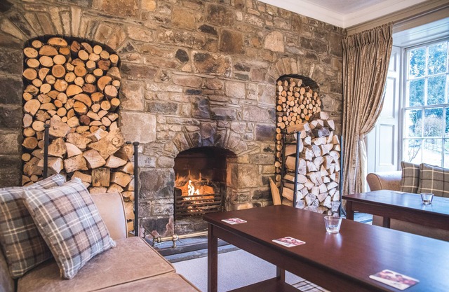 Llwyngwair Manor