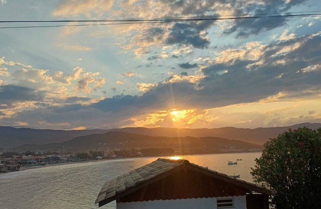 Lobo do Mar Address House in the historic center of Garopaba, next to the beach.