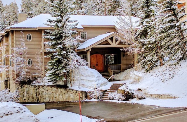 Étapes menant au Canyon Lodge Ascenseurs❆3800 m² - Spa et sauna privés❆Garage / casier