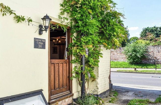Historic Cottage in Wingham