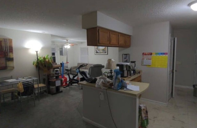 Located across shopping center, close to downtownnwith bathroom n