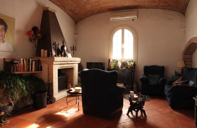 Situé dans une vaste propriété. Nous sommes des vignerons