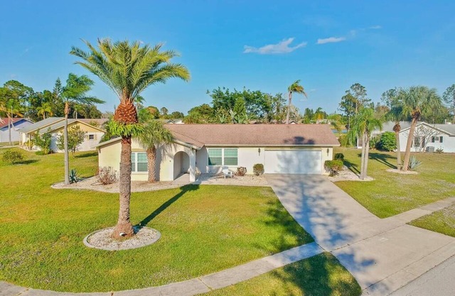Located in an active community w/ heated pools, tennis courts and shuffleboard