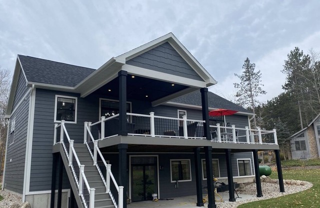 Located on the #7 Tee at the Bestie Valley Golf Course at Crystal Mountain