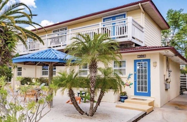 LOCATION!! Cabana just steps from the beach!
