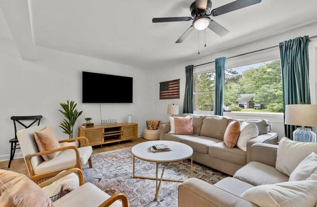 Location is a golfer's paradise and less than 10min from downtown Pinehurst!