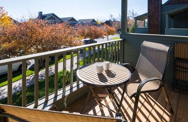 Vous et votre famille apprécierez ce condo de 2 chambres à coucher de Pine Meadow Village, acceptant les animaux