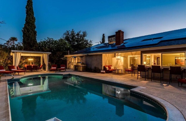 Emplacement, emplacement, emplacement Designer Pool Home