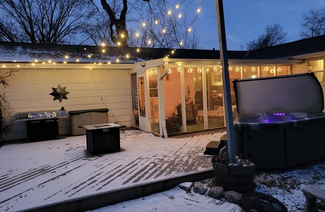Location, Location ~ Perfect Location. Walking distance to NFL Draft