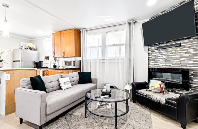 Location & Luxury - Welcome to your private suite!
