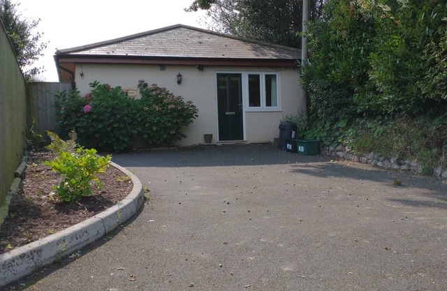 lockwood bungalow adults only
