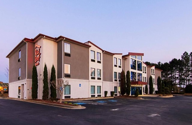 Locust Grove Haven: FREE Parking, Pets Allowed! Near Clayton State University!