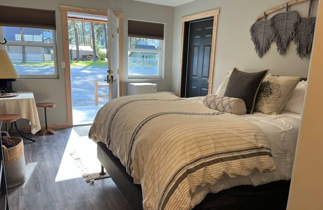 Lodestone flats- room 4