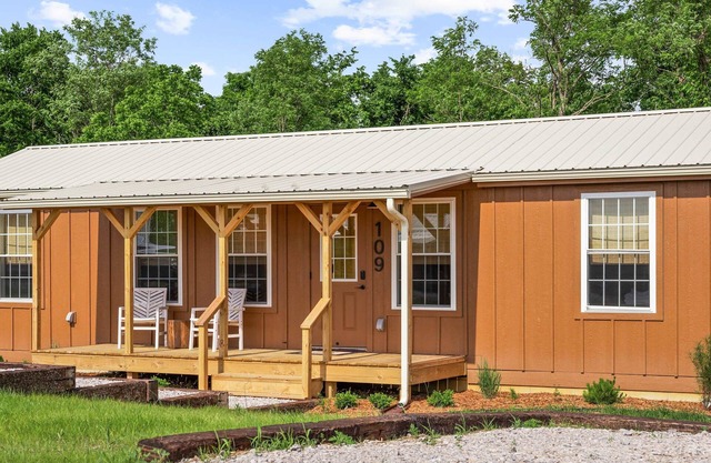 Lodge 109 at Eden Reserve—Safari Cabin Near Ark