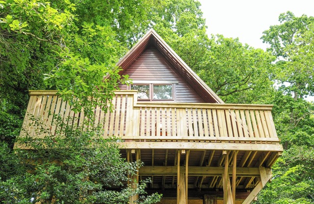 LODGE 32 - COWSLIP, pet friendly, with pool in Chudleigh