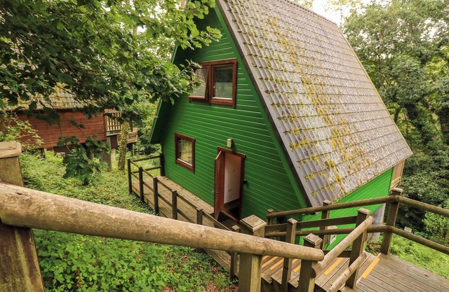 LODGE 58 - OAK TREE LODGE, pet friendly, with pool in Chudleigh