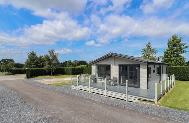 LODGE 9, pet friendly, country holiday cottage, with pool in St Asaph