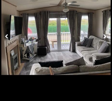 Lodge by the Sea