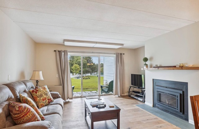 Lodge Condo 26 - Perfection and convenience slopeside!