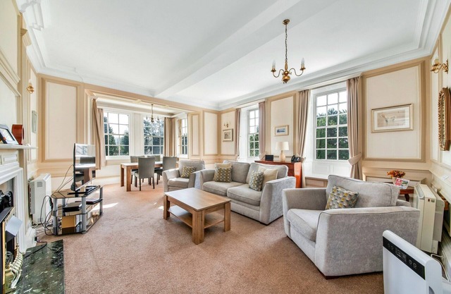 Lodge in Thirsk with Spa & Scenic Countryside