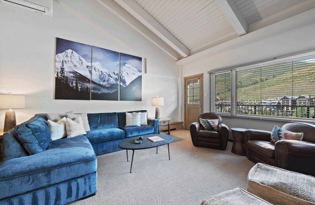 Lodge Tower 786 2BR at the base of Vail Mountain