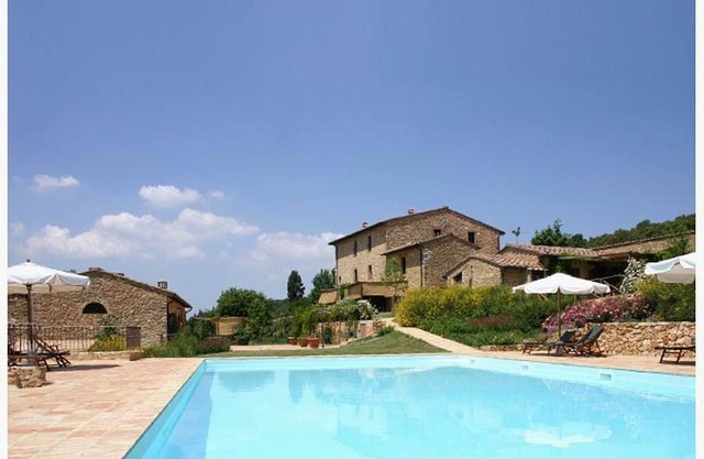 Hébergement à Casole d'Elsa,Sienne,piscine,Wi-Fi,terrasse privée,barbecue,6 pers