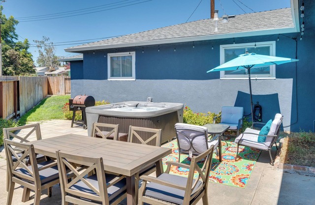 Lodi Escape w/ Private Hot Tub < 1 Mi to Dtwn