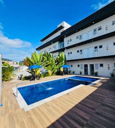 Loft 16 e 05 - Maranduba com piscina próximo a praia