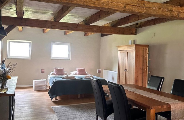 Loft-Studio-Salle de bain privée séparée-Vue sur la cour
