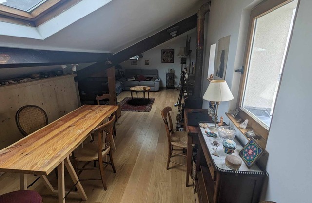 Appartement cosy Paris-Les Lilas dans un quartier convivial avec métro et tram